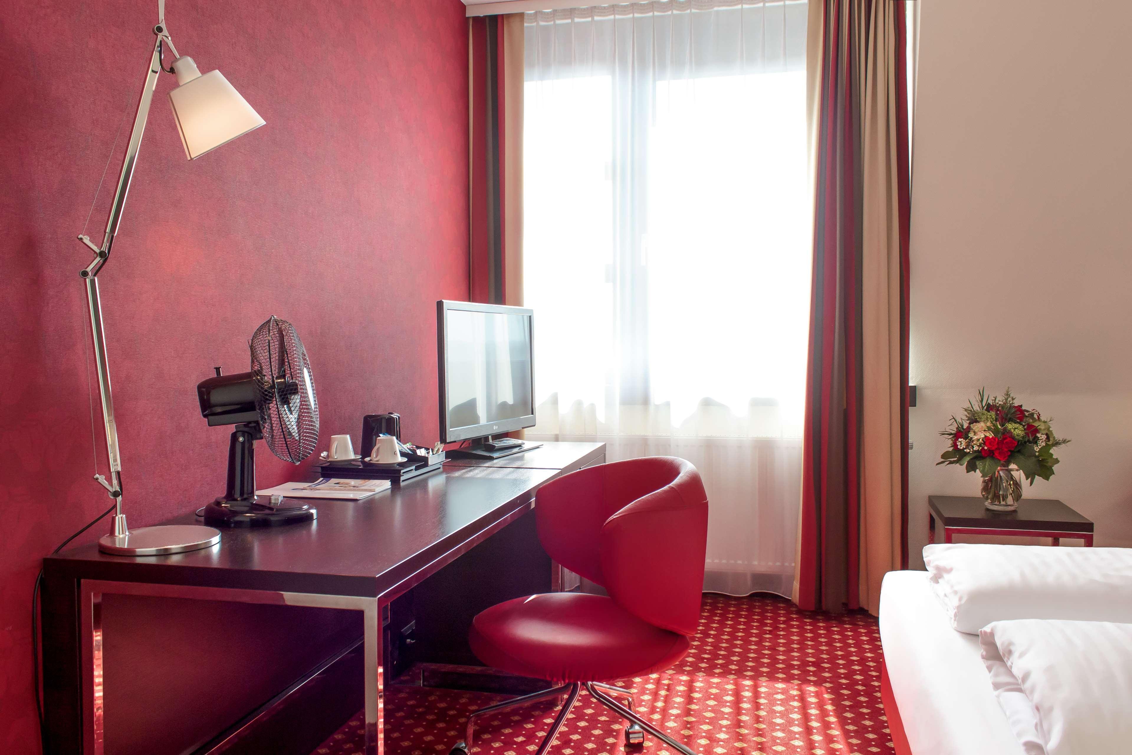 Best Western Plaza Hotel Вельс Экстерьер фото